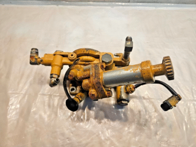 CAT C15 ACERT CATERPILLAR Engine Diesel Fuel Filter Head 294-7345 OEM