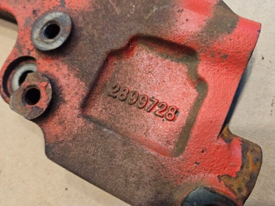 Cummins ISX12 11.9l Diesel Engine EGR COOLER SUPPORT BRACKET 2899728 OEM - 170$ Picture 1 of 5