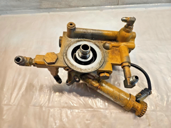 CAT C15 ACERT CATERPILLAR Engine Diesel Fuel Filter Head 294-7345 OEM - 420$ Picture 1 of 5