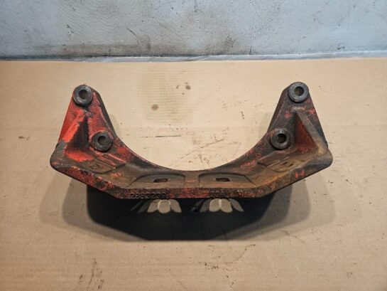 CUMMINS ISX12 11.9l DIESEL ENGINE FRONT SUPPORT MOUNT 2883239 OEM - 320$ Picture 1 of 4 Picture 2 of 4 Picture 3 of 4