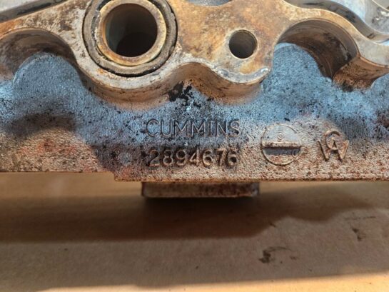Cummins ISX12 ISX 11.9L Diesel Engine Rocker Housing 2897183 OEM - 470$ Picture 1 of 4 Picture 2 of 4