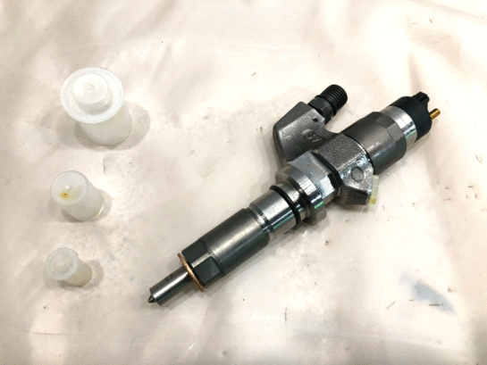 Bosch 2001-04½ DURAMAX Chevy LB7 6.6L Fuel Injector 97208074 OEM 0986435502 - 264$ Picture 1 of 5