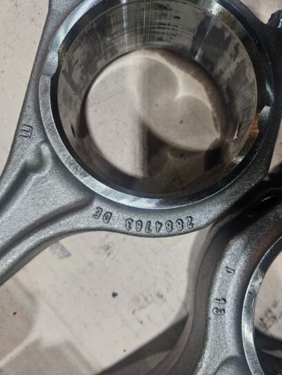 Set of 6 Cummins ISX12 Diesel Engine Connecting Rod 2884763 Piston 2899803 OEM - 1350$ Picture 1 of 12