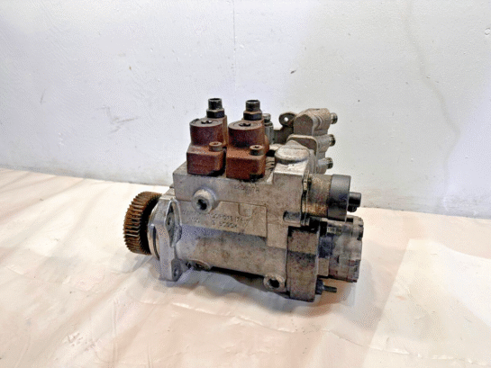 Detroit Diesel DD15 Engine Complete Bosch High Pressure Fuel Pump A4720900350 OE - 1475$ Picture 1 of 7