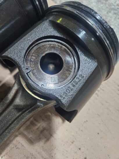 Set of 6 Cummins ISX12 Diesel Engine Connecting Rod 2884763 Piston 2899803 OEM - 1350$ Picture 1 of 12 Picture 2 of 12 Picture 3 of 12