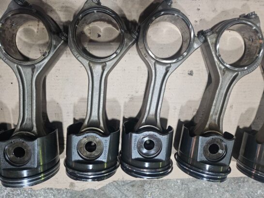 Set of 6 Cummins ISX12 Diesel Engine Connecting Rod 2884763 Piston 2899803 OEM - 1350$ Picture 1 of 12 Picture 2 of 12 Picture 3 of 12 Picture 4 of 12 Picture 5 of 12