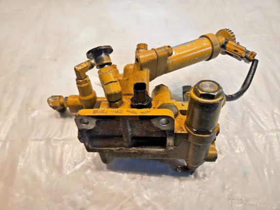 CAT C15 ACERT CATERPILLAR Engine Diesel Fuel Filter Head 294-7345 OEM - 420$ Picture 1 of 5 Picture 2 of 5 Picture 3 of 5 Picture 4 of 5 Picture 5 of 5