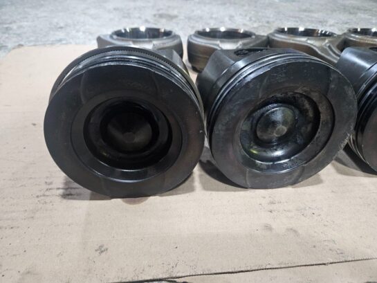 Set of 6 Cummins ISX12 Diesel Engine Connecting Rod 2884763 Piston 2899803 OEM - 1350$ Picture 1 of 12 Picture 2 of 12 Picture 3 of 12 Picture 4 of 12 Picture 5 of 12 Picture 6 of 12 Picture 7 of 12