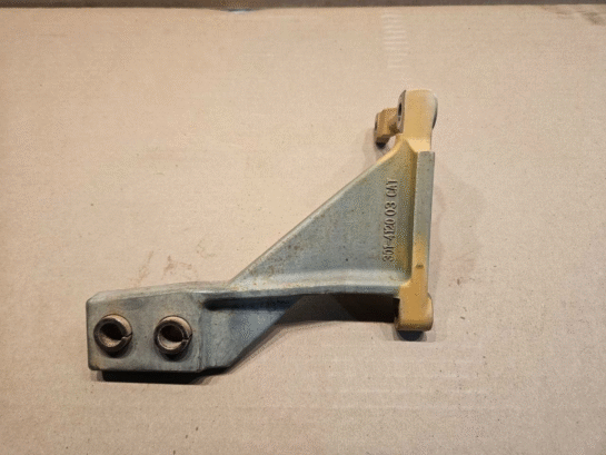 Caterpillar C15 Acert Diesel Engine Bracket 3014120 OEM - 95$ Picture 1 of 3 Picture 2 of 3