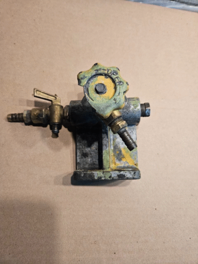 2003 Caterpillar CAT C12 Diesel Engine fuel filter housing 2386770 OEM - 135$ Picture 1 of 2 Picture 2 of 2