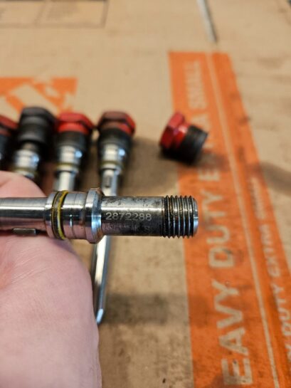 Set Of 6 Cummins ISC/ISL 8.3L 8.9 Injector Fuel Supply Connector 2872288 OEM - 135$ Picture 1 of 4 Picture 2 of 4