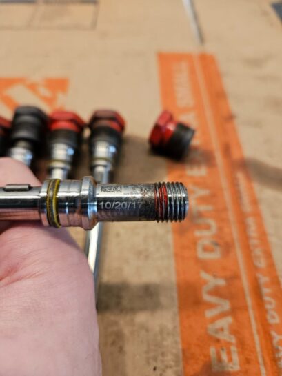 Set Of 6 Cummins ISC/ISL 8.3L 8.9 Injector Fuel Supply Connector 2872288 OEM - 135$ Picture 1 of 4 Picture 2 of 4 Picture 3 of 4 Picture 4 of 4