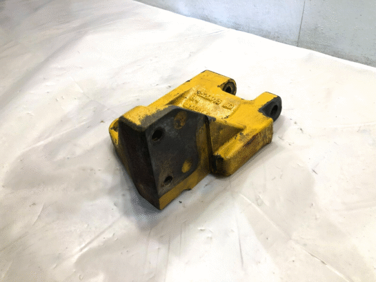 John Deere 6068 HF485 6.8L Alternator Support Bracket R520915 OEM - 145$ Picture 1 of 4