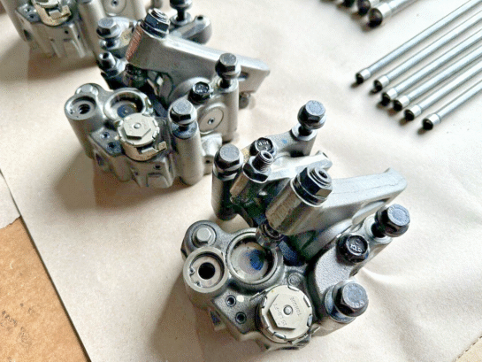 2015 Paccar MX-13 Diesel Engine Jake Brake Rocker Arm Assembly 1945026 OEM - 2000$ Picture 1 of 5