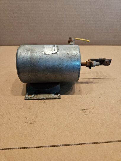 MTU/Detroit Diesel 8V92 Trombetta Electromagnet Shut Off Solenoid 24VDC 23504197 - 150$ Picture 1 of 4 Picture 2 of 4 Picture 3 of 4 Picture 4 of 4