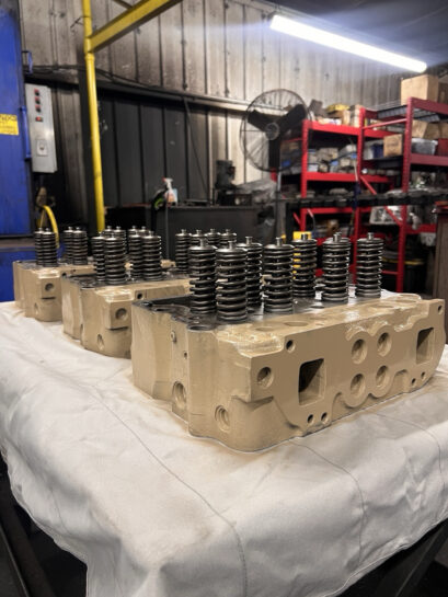 (Set Of 3) Reman Cummins N14 Loaded Cylinder Head Loaded 3406742RX - 3100$ Picture 1 of 2