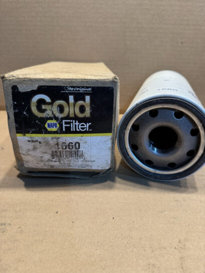 New NAPA Gold 1660 Spin on Oil FILTER - 35$ Picture 1 of 3