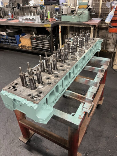 Remanufactured Detroit Diesel DD15 Engine Cylinder Head Cast 47202 - 3300$ Picture 1 of 1