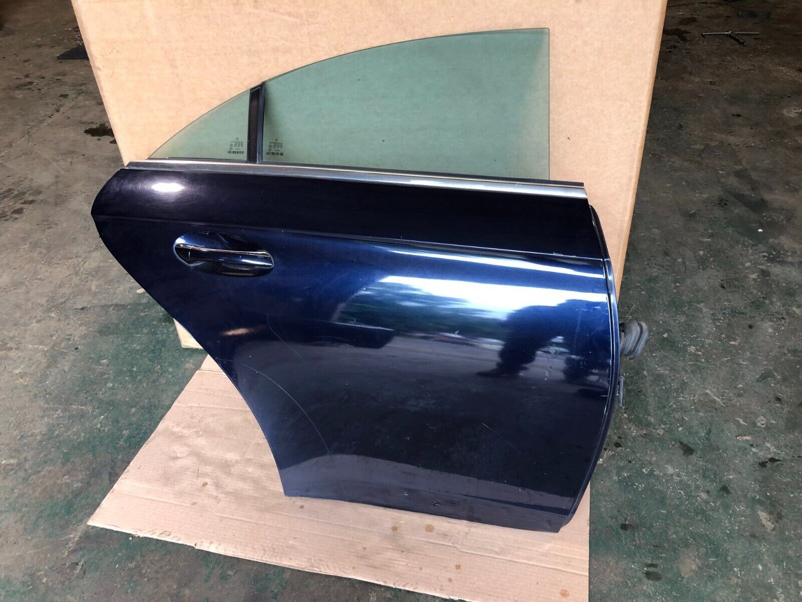 2006-2009 MERCEDES BENZ W219 CLS63 CLS550 CLS500 RIGHT REAR PASSENGER DOOR OEM