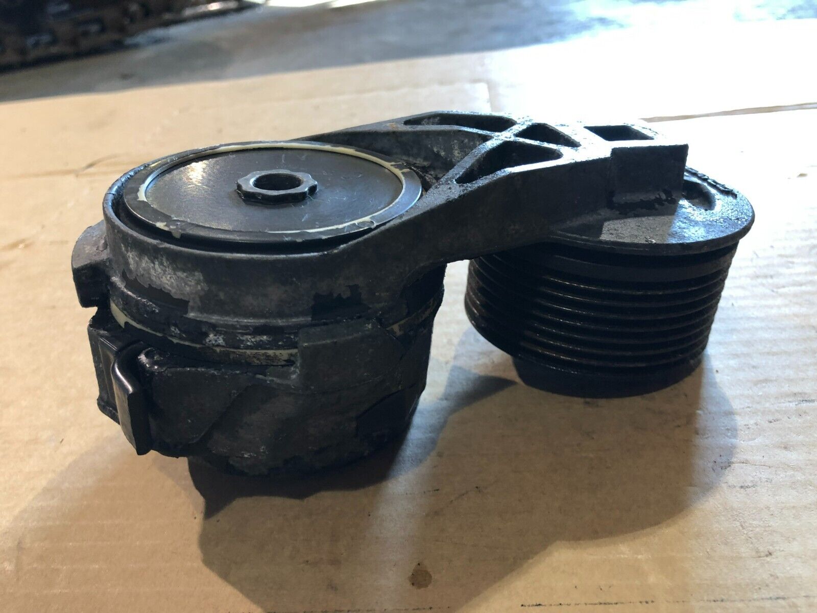 Belt Tensioner Cummins Diesel Engine 3976834 3957434 OEM