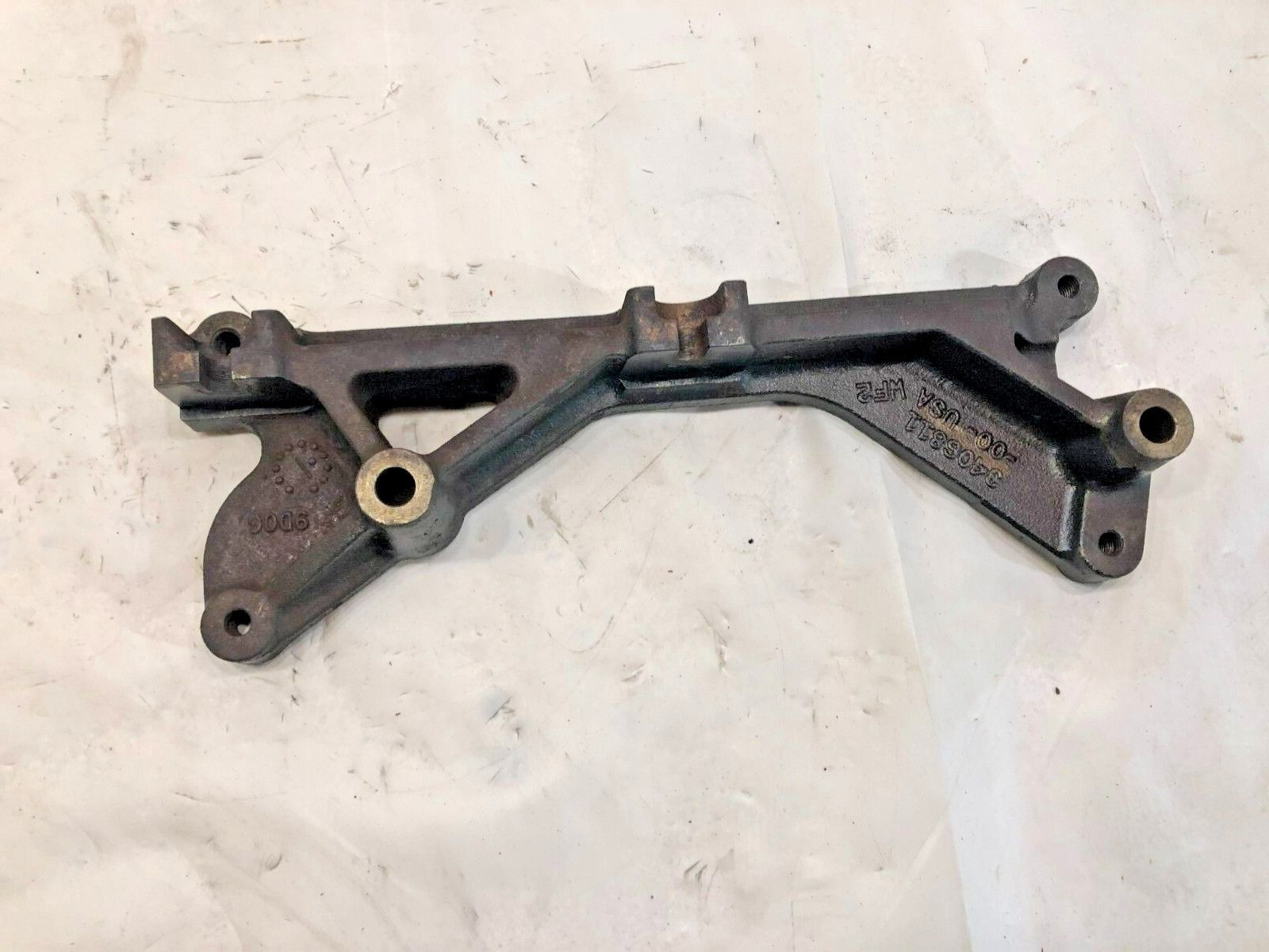CUMMINS M11 DIESEL ENGINE ELECTRONIC COMPUTER MODULE SUPPORT BRACKET 3406811 OEM - 275$ Picture 1 of 6 Picture 2 of 6 Picture 3 of 6