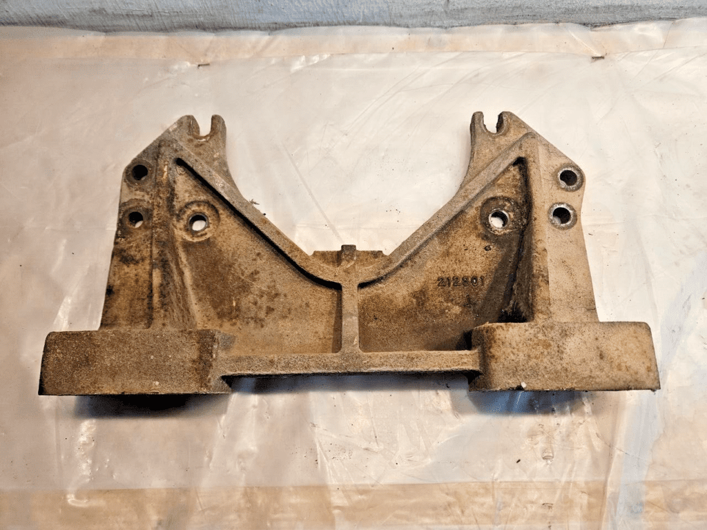 Cummins NTA 855 Diesel engine front support mount bracket 212301 OEM ...