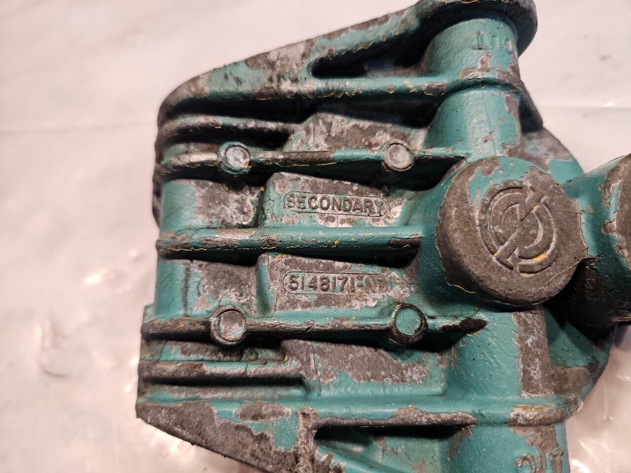 Detroit Diesel 4-71 Engine Secondary Fuel Filter Housing 5148171 OEM - 99$ Picture 1 of 5 Picture 2 of 5 Picture 3 of 5