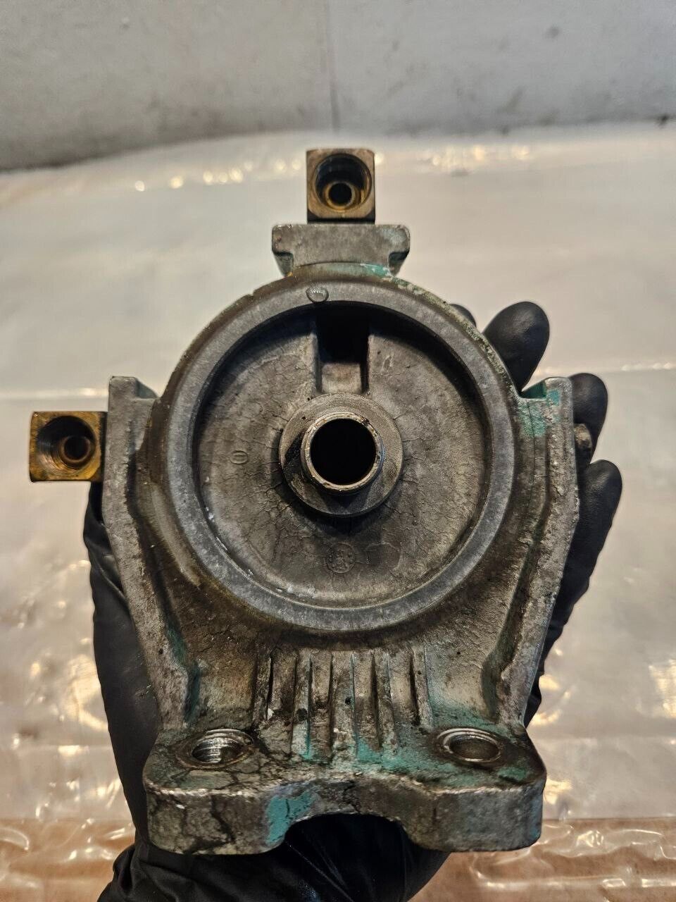 Detroit Diesel 4-71 Engine Secondary Fuel Filter Housing 5148171 OEM - 99$ Picture 1 of 5 Picture 2 of 5 Picture 3 of 5 Picture 4 of 5 Picture 5 of 5