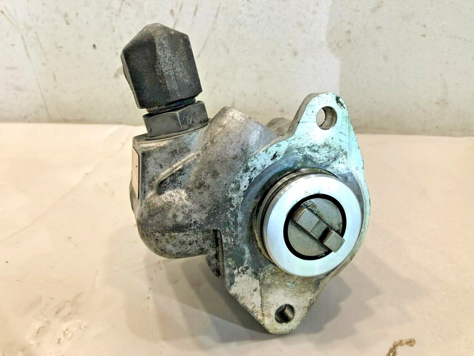 INTERNATIONAL MAXXFORCE 13 POWER STEERING PUMP LUK LH2115651 3623641C94 OEM - 300$ Picture 1 of 7 Picture 2 of 7 Picture 3 of 7 Picture 4 of 7