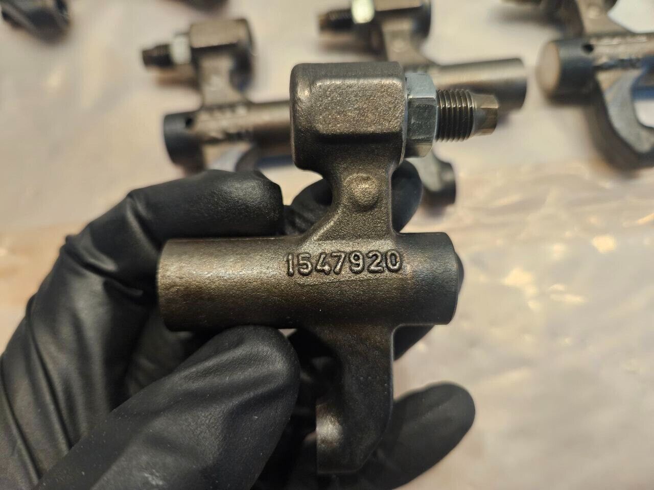 SET OF 12 VOLVO  D12 Diesel Engine VALVE BRIDGE 1638074 and 1547920 OEM - 135$ Picture 1 of 4 Picture 2 of 4 Picture 3 of 4