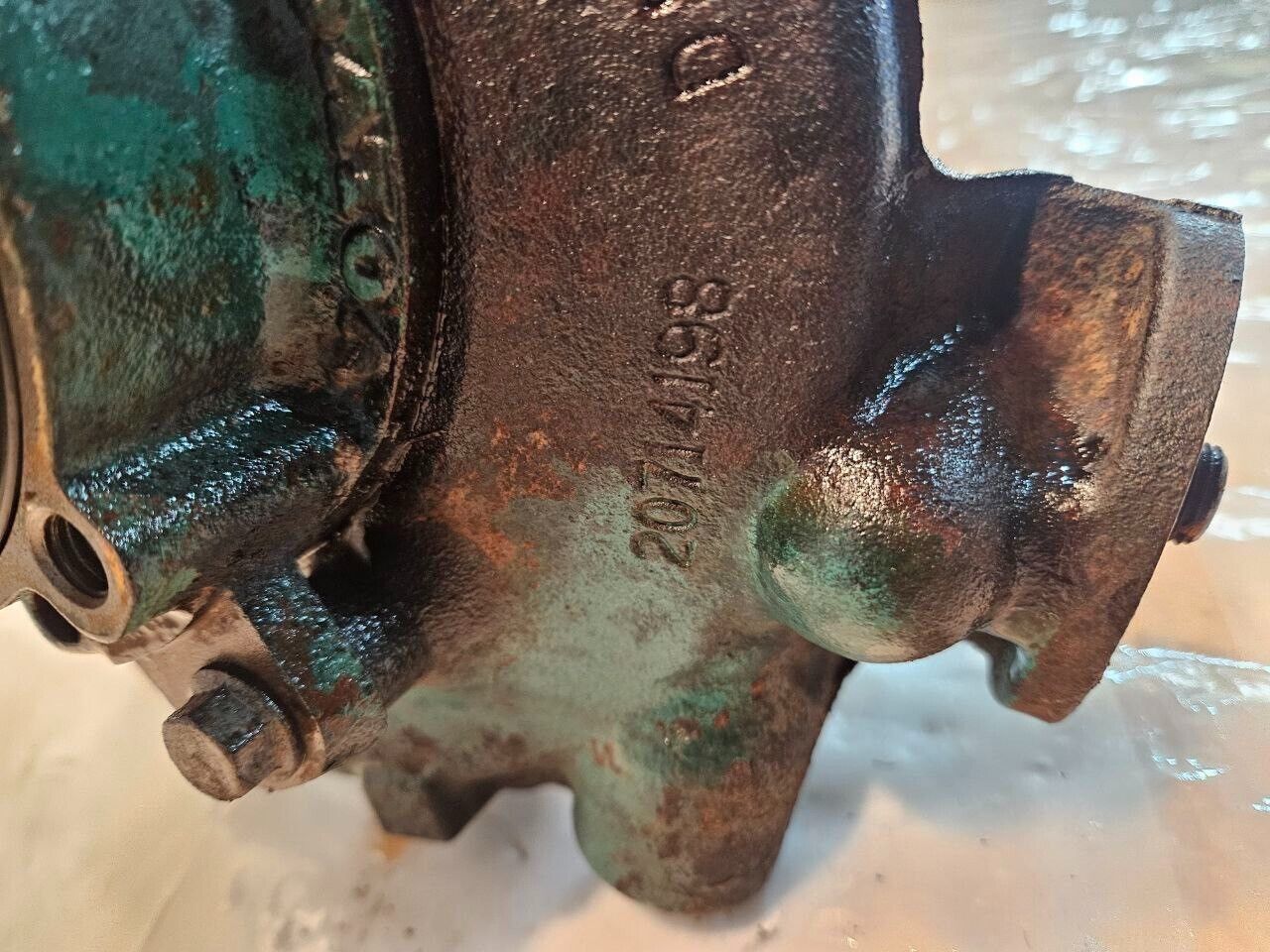 2006 VOLVO D12 DIESEL ENGINE WATER PUMP & HOUSING ASSEMBLY 20714198 OEM - 247.5$ Picture 1 of 8 Picture 2 of 8 Picture 3 of 8 Picture 4 of 8 Picture 5 of 8
