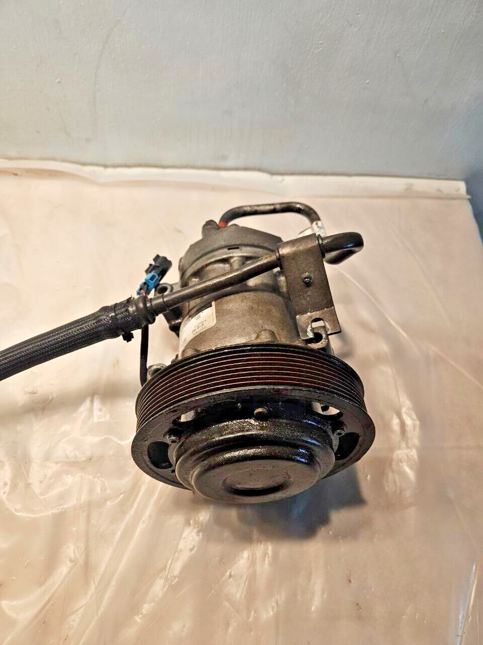 2016 Volvo D13 Diesel Engine A/C compressor Sanden model 4326 OEM 20721587