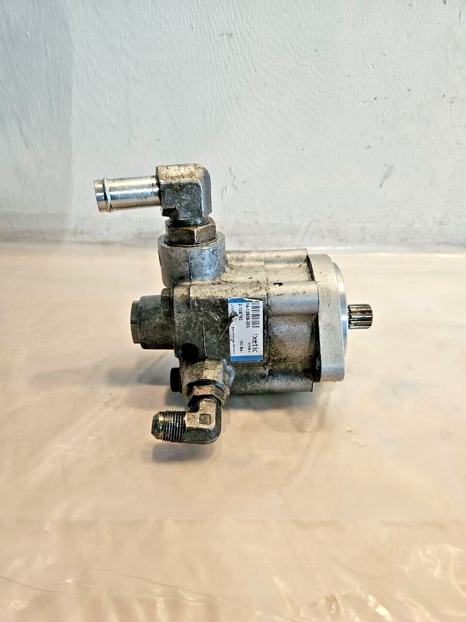 International DT466e Ixetic LF73 Power Steering Pump 1681049C91, 2107549 OEM