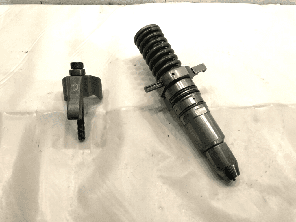 Caterpillar CAT 3508 3512 3516 Diesel Fuel Injector Cylinder #2 With ...