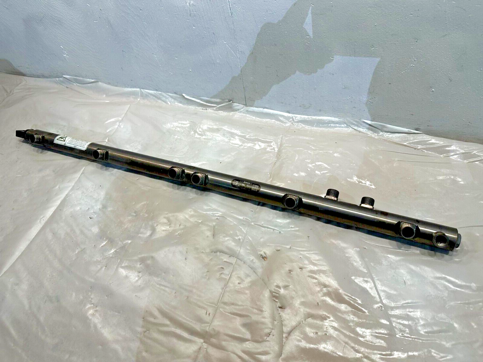 Detroit Diesel DD15 Engine Fuel Rail A4710780245 OEM 0445226088
