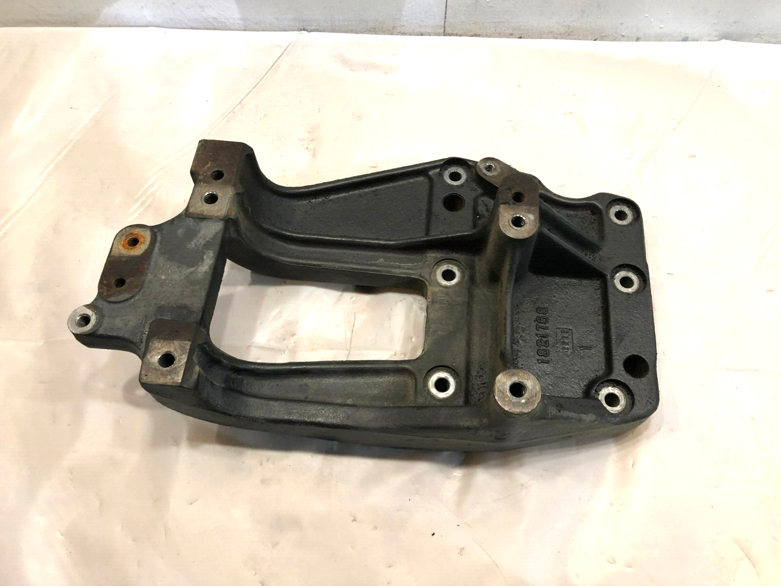 PACCAR MX13 ACCESSORY ENGINE BRACKET 1821768 OEM