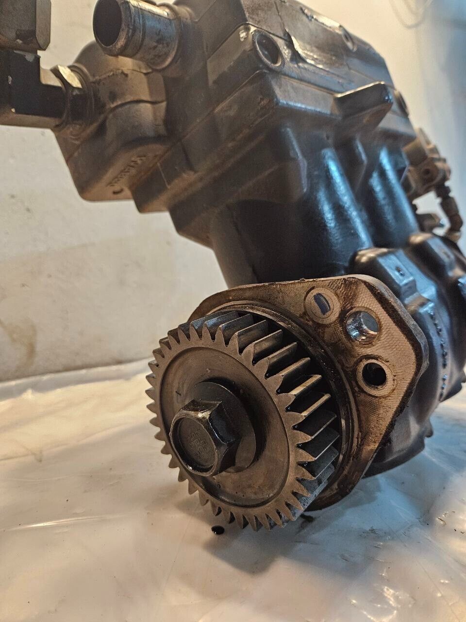 2014 - 2016 Cummins ISB QSB Wabco Air Brake Compressor 911 515 808 6 OEM 5286962 - 1890$ Picture 1 of 8 Picture 2 of 8 Picture 3 of 8 Picture 4 of 8