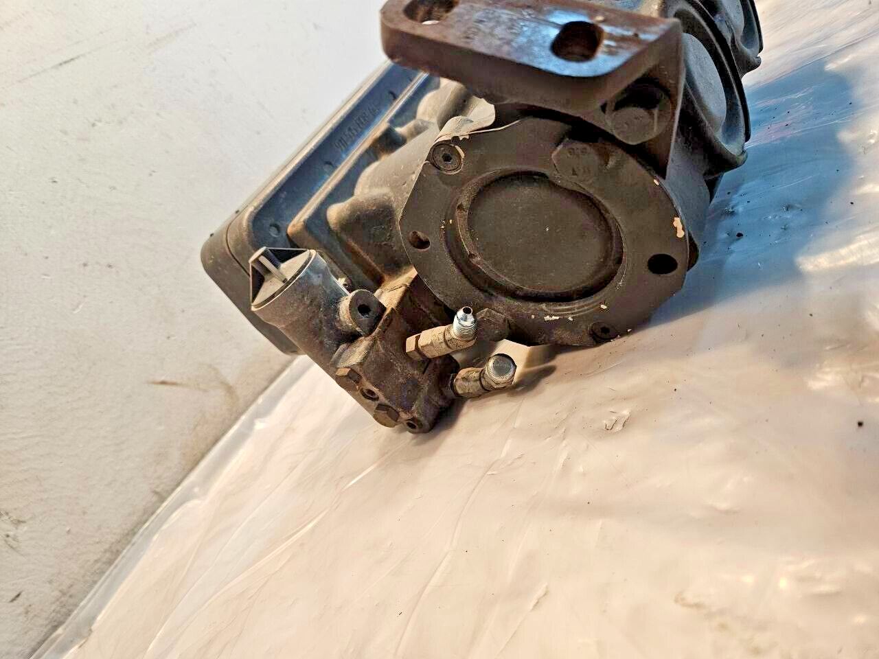 2014 - 2016 Cummins ISB QSB Wabco Air Brake Compressor 911 515 808 6 OEM 5286962 - 1890$ Picture 1 of 8 Picture 2 of 8 Picture 3 of 8 Picture 4 of 8 Picture 5 of 8 Picture 6 of 8 Picture 7 of 8 Picture 8 of 8