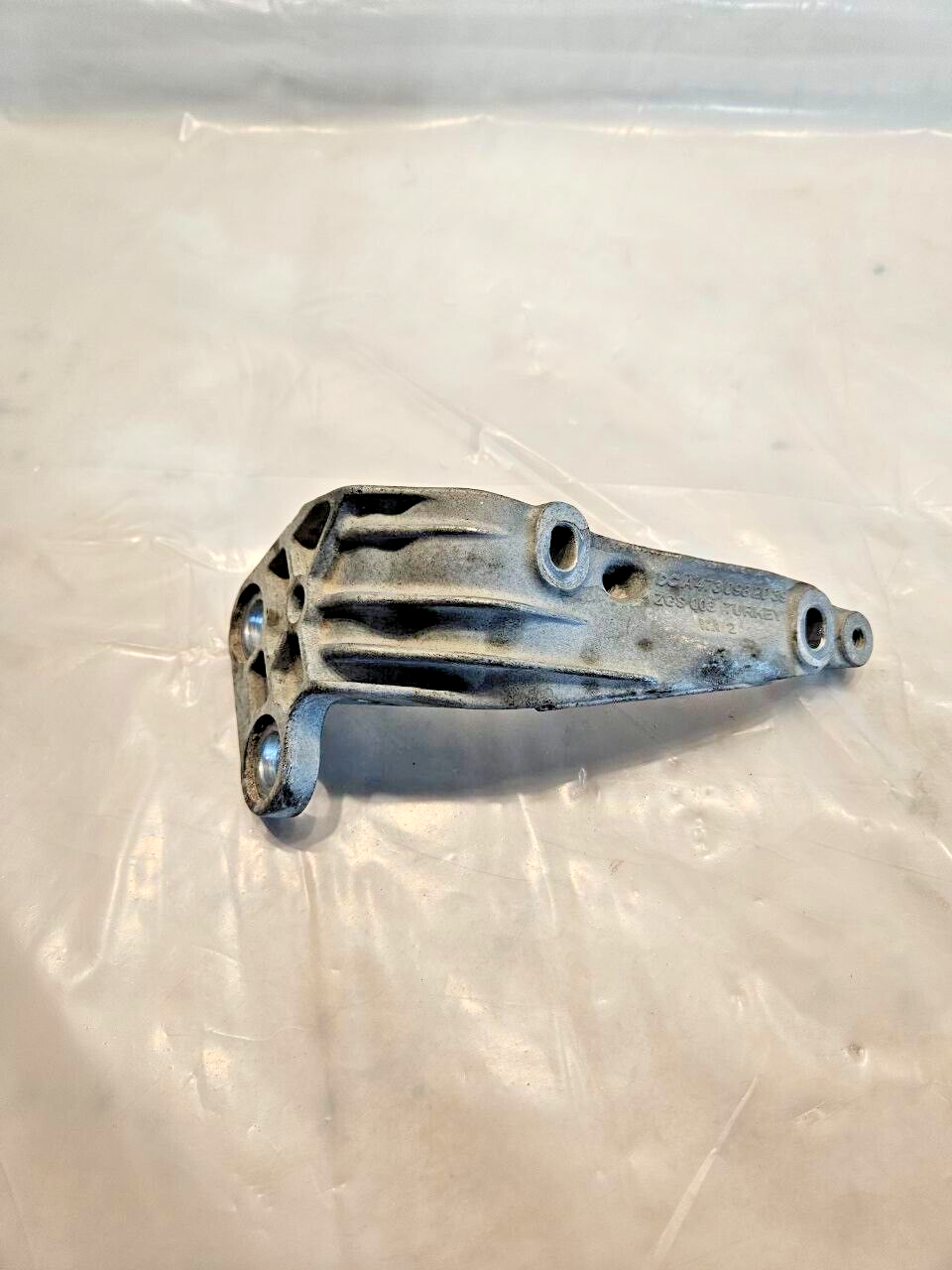 2017-2023 FREIGHTLINER CASCADIA 14.8L DD15 ENGINE BRACKET A4730982039 OEM