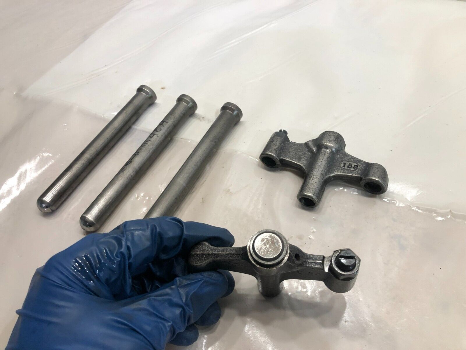 Caterpillar CAT 3500 3508 3512 3516 Cylinder #3 PUSH RODS 100-3879 w BRIDGES OEM - 148.5$ Picture 1 of 5 Picture 2 of 5 Picture 3 of 5 Picture 4 of 5