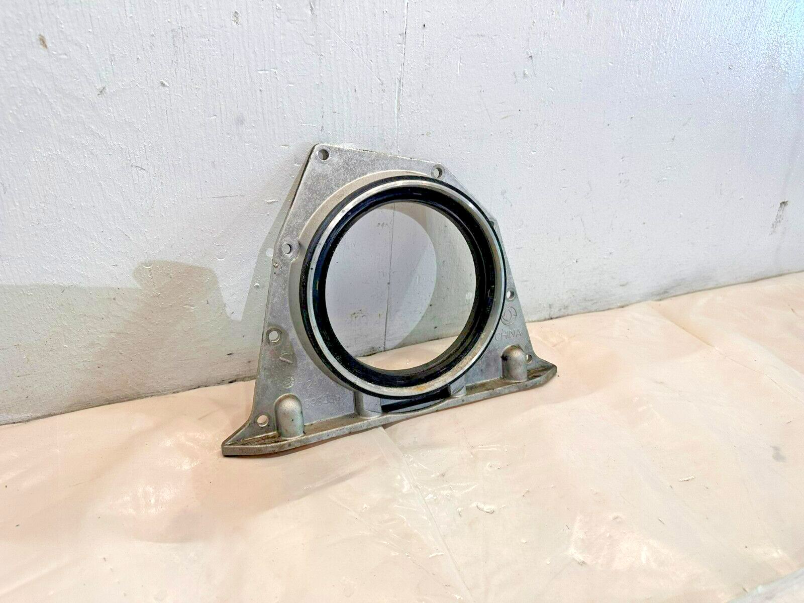 Cummins 8.3L ISL ISC Rear Main Seal Diesel Engine Cover 3933384 OEM