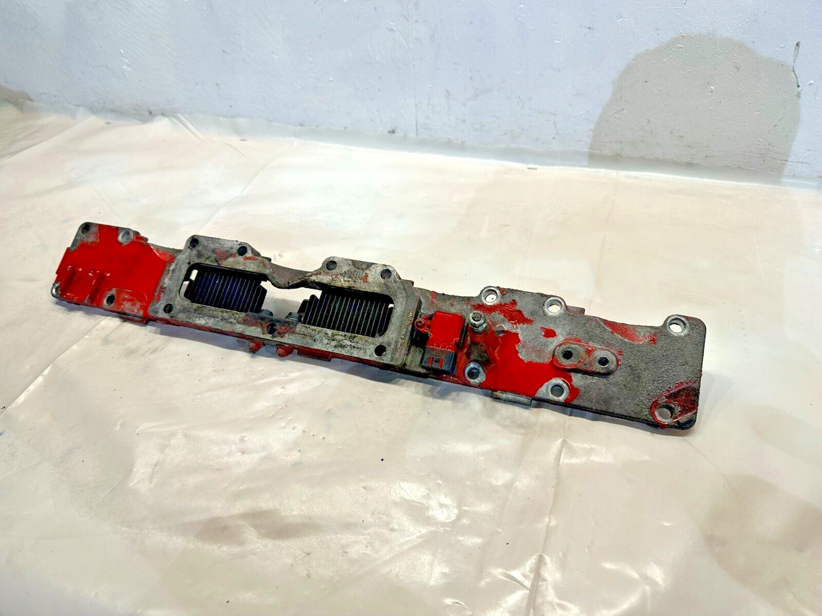 Cummins ISL ISC 8.3l intake manifold grid heater plenum cover 5274662 OEM