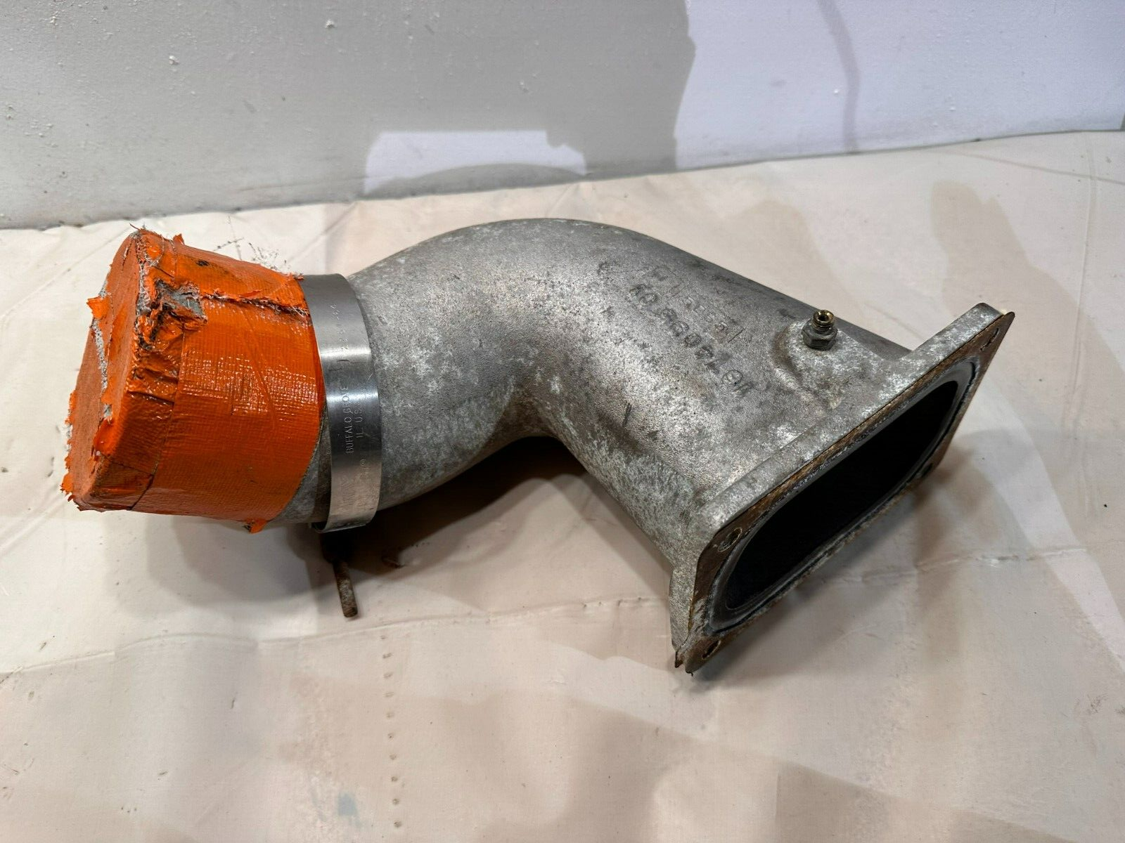 INTERNATIONAL CUMMINS N14 DIESEL ENGINE AIR ELBOW 1674095C1 OEM