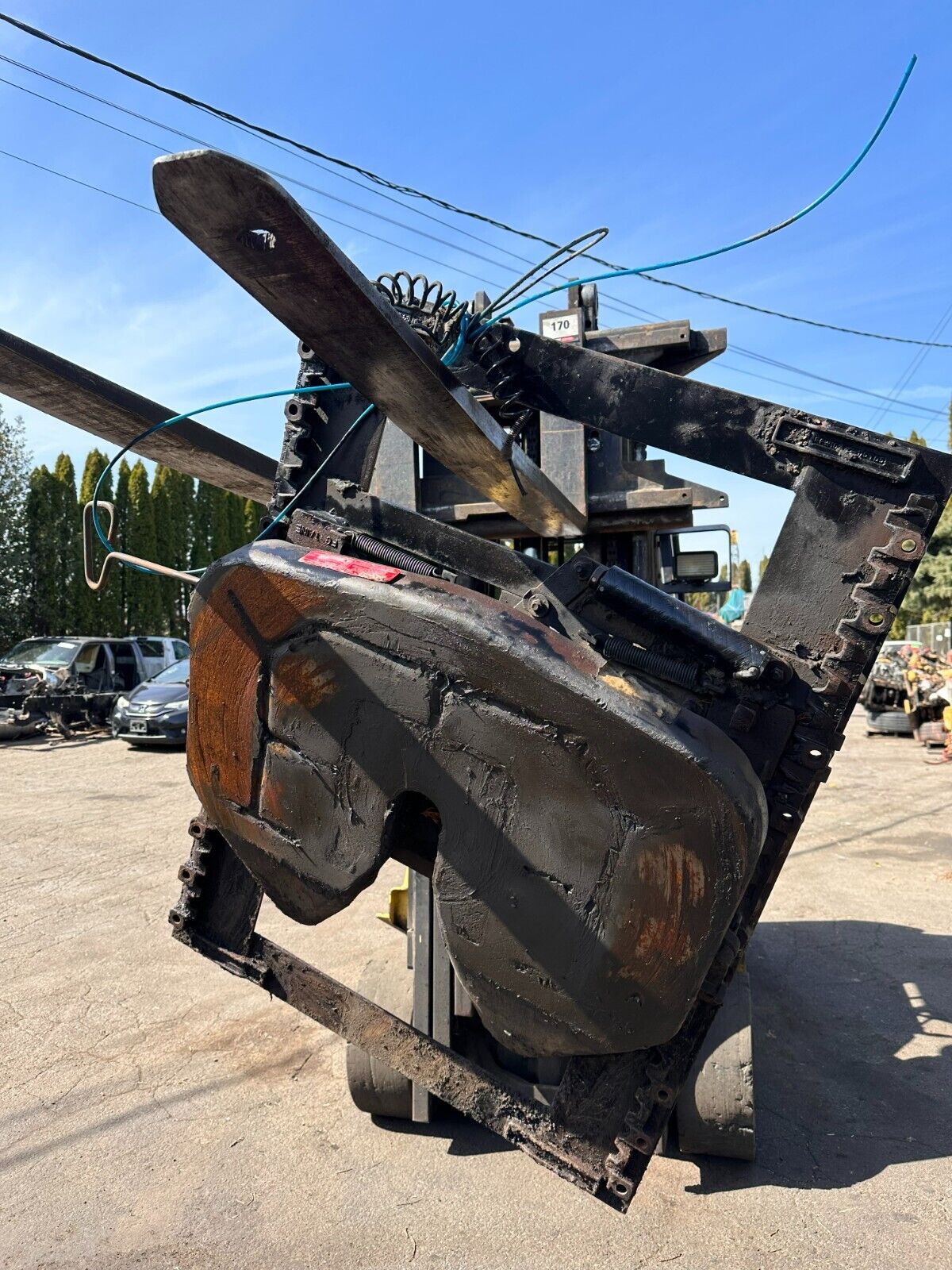 2009 International 9400i Truck Fifth Wheel Assembly - 810$ Picture 1 of 5 Picture 2 of 5