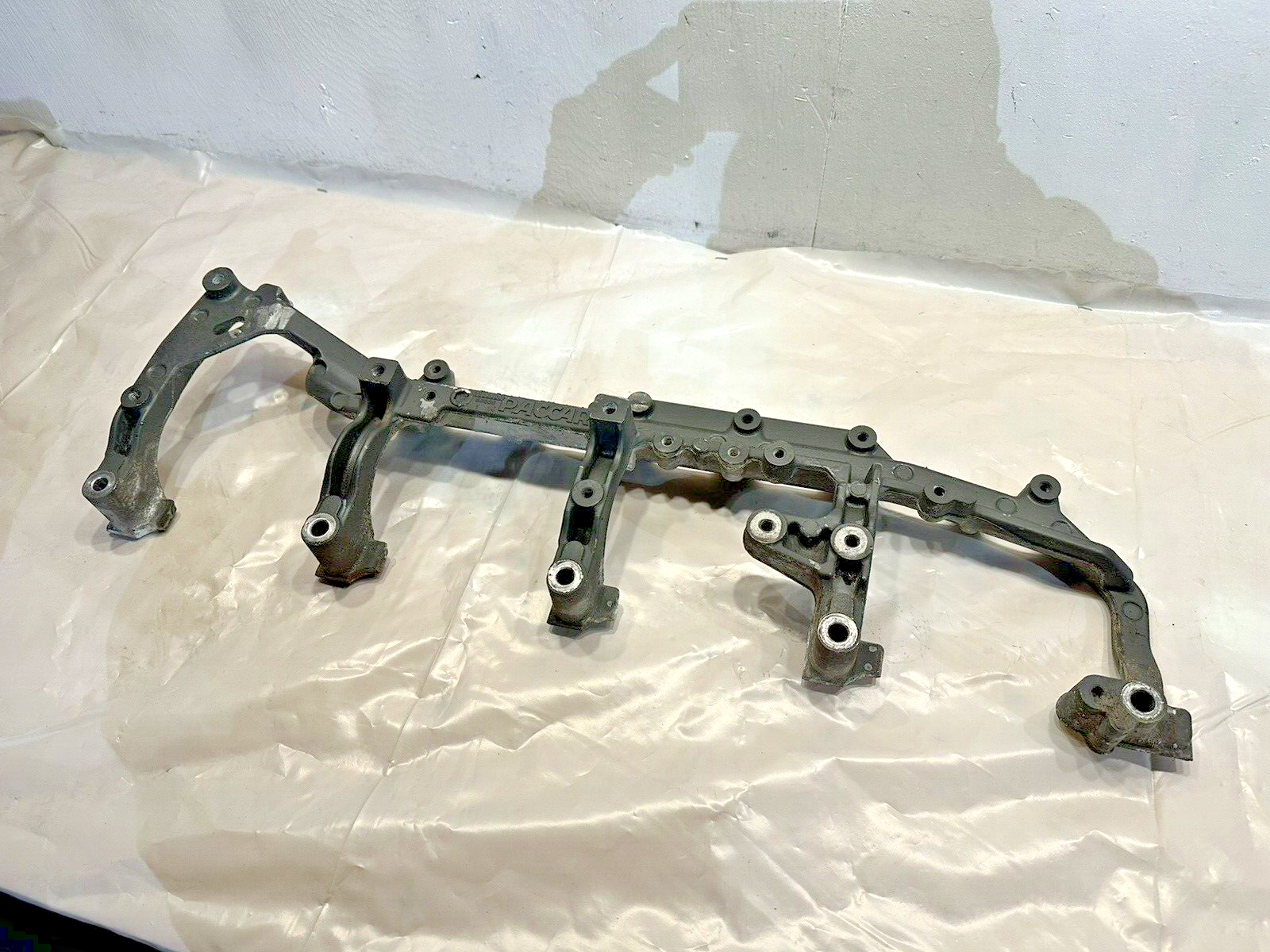 2015 Paccar MX13 diesel engine bracket 1933050 OEM