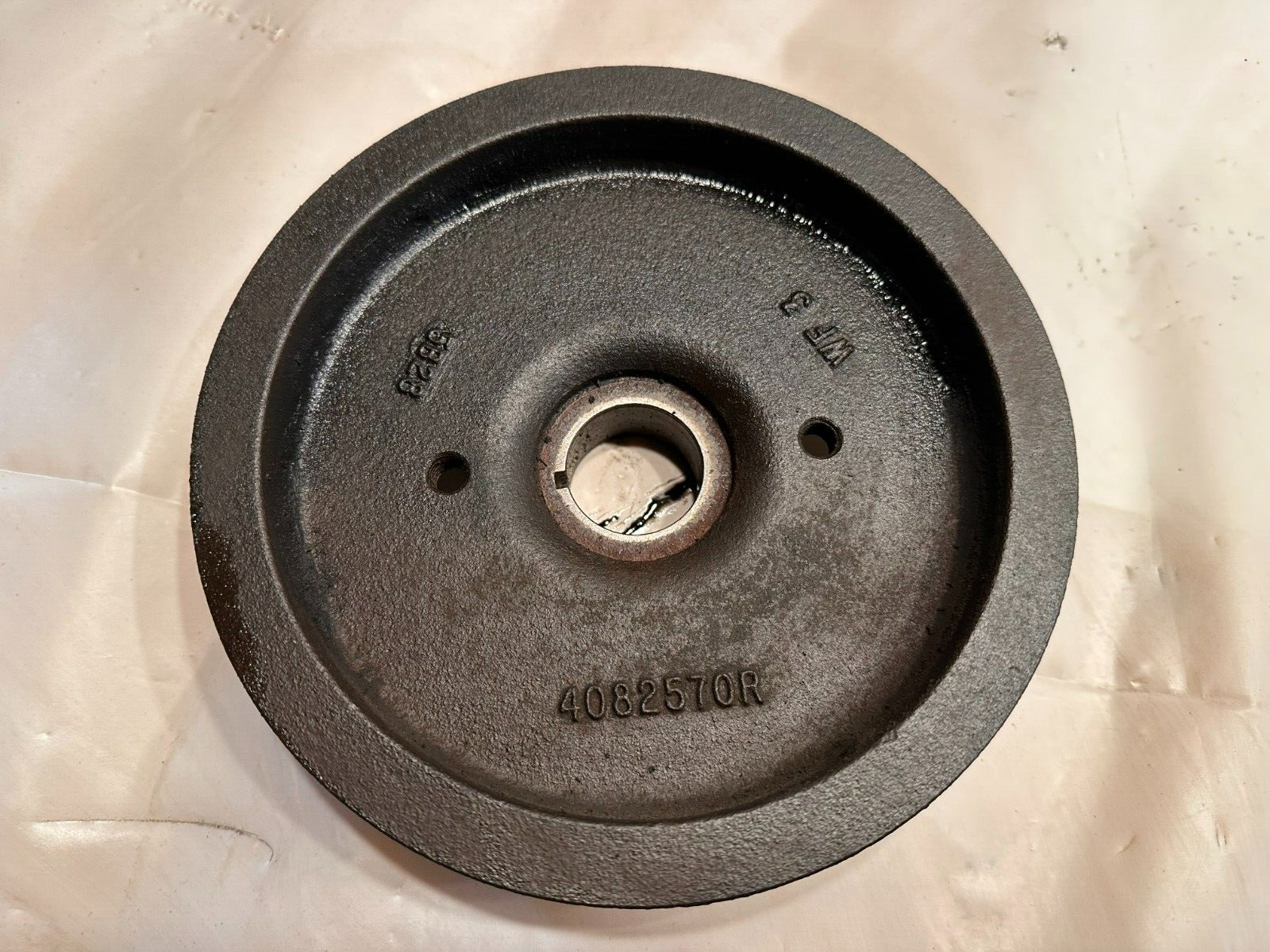 Cummins ISM11 Diesel Engine Accessory Drive Pulley 4082570R OEM - 126$ Picture 1 of 4 Picture 2 of 4