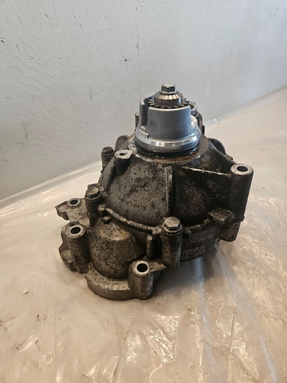 Detroit DD15 Diesel Engine Holset Turbocharger Gear Drive Box A4720300570 OEM - 360$ Picture 1 of 5 Picture 2 of 5 Picture 3 of 5
