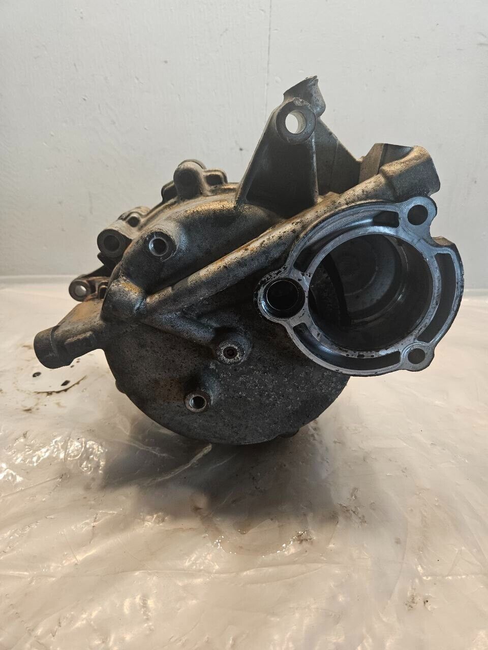 Detroit DD15 Diesel Engine Holset Turbocharger Gear Drive Box A4720300570 OEM - 360$ Picture 1 of 5 Picture 2 of 5 Picture 3 of 5 Picture 4 of 5 Picture 5 of 5