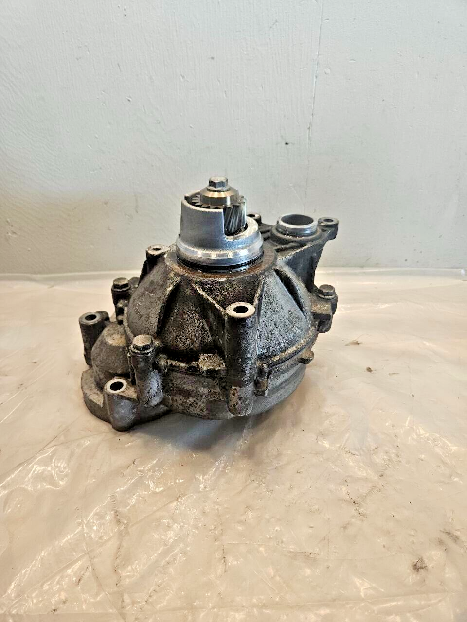 Detroit DD15 Diesel Engine Holset Turbocharger Gear Drive Box A4720300570 OEM