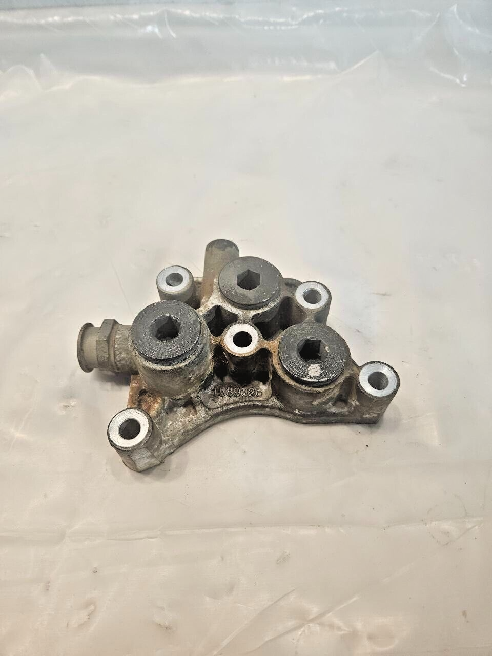 Paccar MX13 diesel engine fuel diverter bracket 1889326 OEM